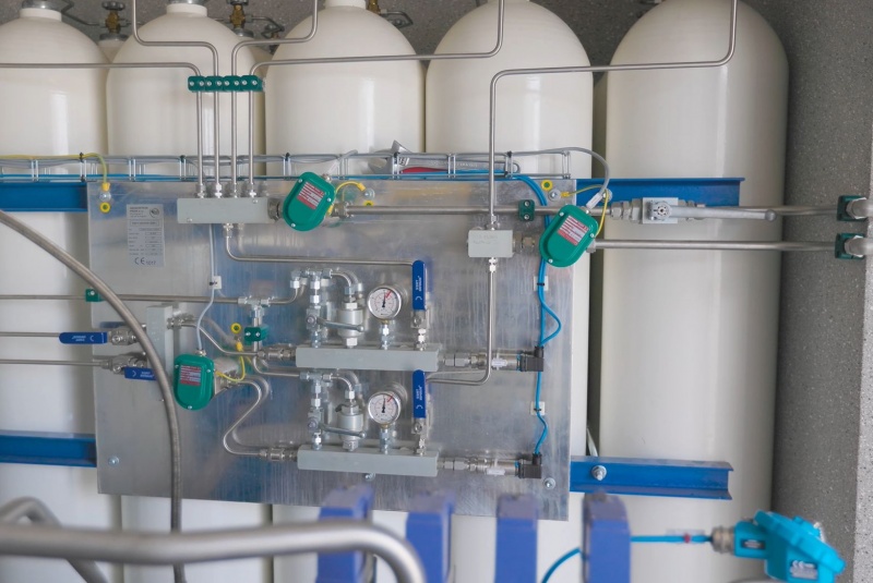 Referencie / 2022 - Dodanie a inštalácia technológie CNG pre novovybudovanú ČS Slovnaft v lokalite R1 Pohranice, Sever/Juh - foto Referencie / 2022 - Dodanie a inštalácia technológie CNG pre novovybudovanú ČS Slovnaft v lokalite R1 Pohranice, Sever/Juh - foto