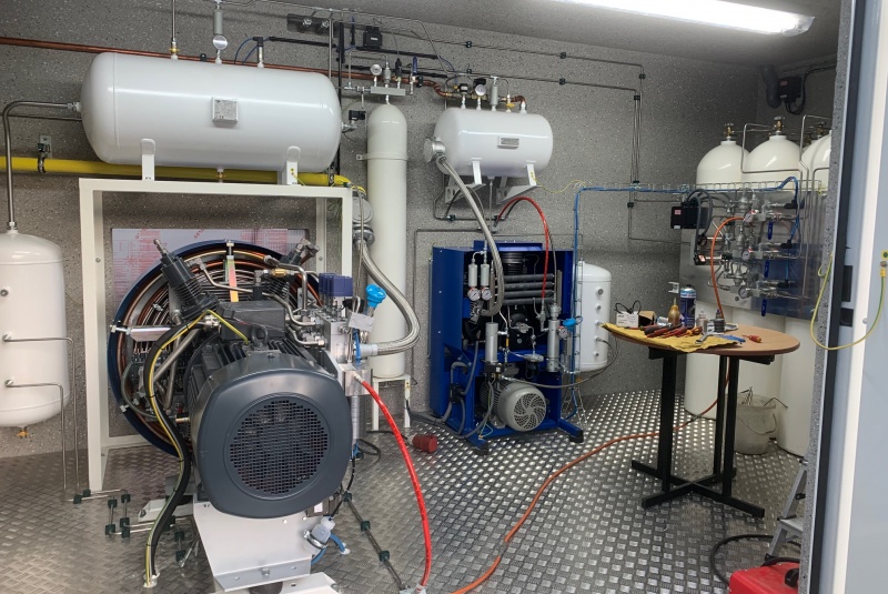 Referencie / 2022 - Realizácia výstavby a inštalácia plniacej stanice CNG v Leviciach - foto Referencie / 2022 - Realizácia výstavby a inštalácia plniacej stanice CNG v Leviciach - foto