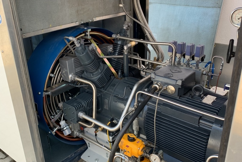 Referencie / 2021 - Rekonštrukcia plniacej stanice CNG NOPEK, Hrušová ČR - foto Referencie / 2021 - Rekonštrukcia plniacej stanice CNG NOPEK, Hrušová ČR - foto